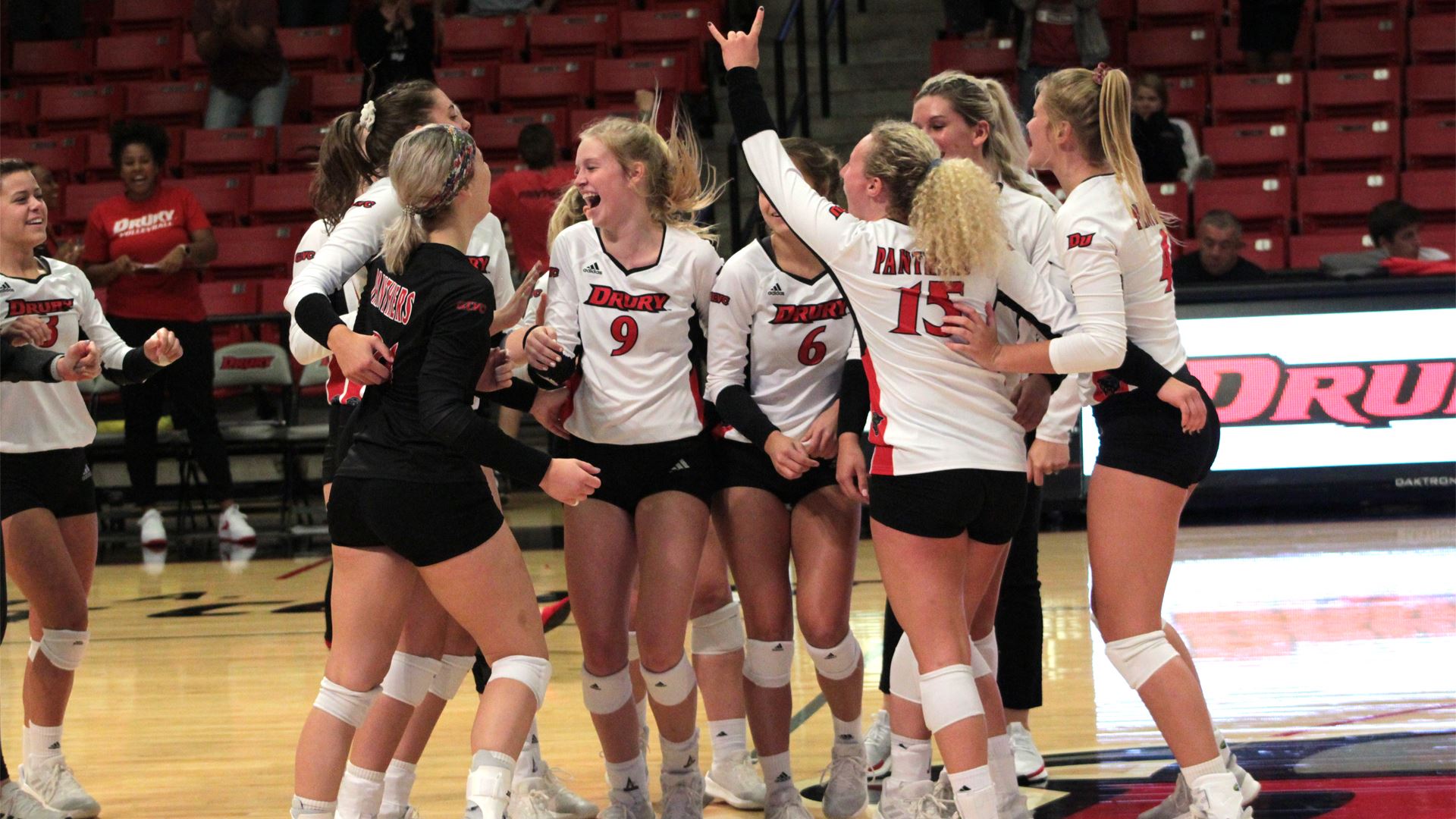 Drury Volleyball Begins Drurys Lady Panthers Anticipate A Successful